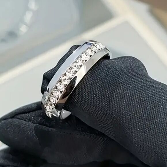 Silvery Crystal Men's Ring sz 10 - Picture 1 of 9